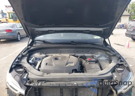 2018 Volvo Xc60 T6 Inscription из США, поврежденный, VIN YV4A22RL4J1007615